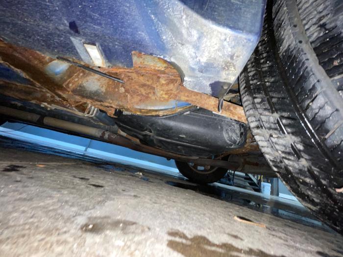 2005 chevrolet impala ls with 150906 miles for sale near elk-river, minnesota d5910d8f59914f6bb3e377fb37af3285.jpeg