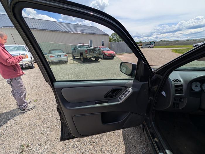 2007 ford escape with 155219 miles for sale near elk-river, minnesota d5b6810dbaab45a2accf31e0f0f38d06.jpg