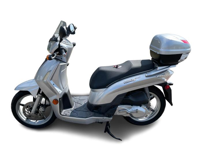 2007 kymco people-s-200 - with 5048 miles for sale near elk-river, minnesota d61e2eb6a84b42afac5c269d24888729.jpg