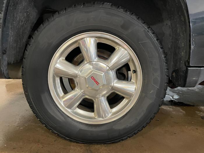 2004 gmc envoy slt with 197167 miles for sale near elk-river, minnesota d63d53dd76574ba1a34a0a2371df5c9c.jpg