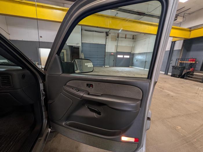 2003 chevrolet silverado-2500hd 4wd with 83846 miles for sale near elk-river, minnesota d6872467468647d89b1dbc86dee7c8ba.jpg