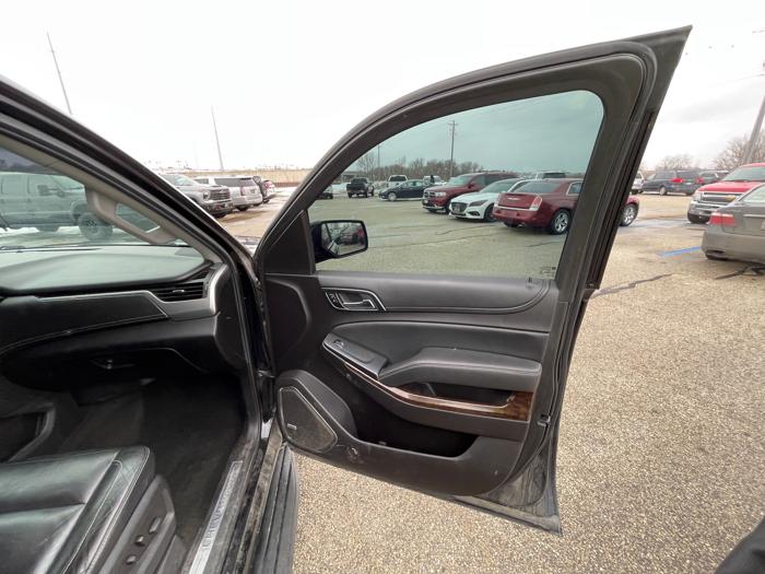 2016 chevrolet suburban lt-4wd with 199175 miles for sale near rochester, minnesota d68cc706db3a48d582739285972eacfe.jpeg