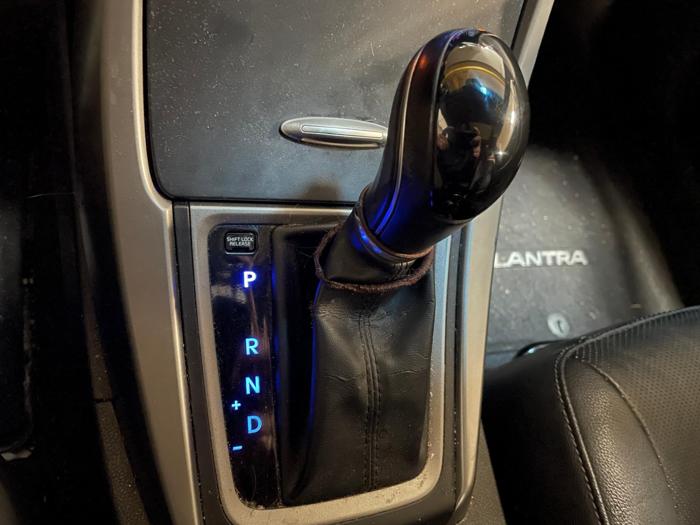 2015 hyundai elantra limited with 104256 miles for sale near elk-river, minnesota d6bcca92521e4ca49ba815f322a5c493.jpg