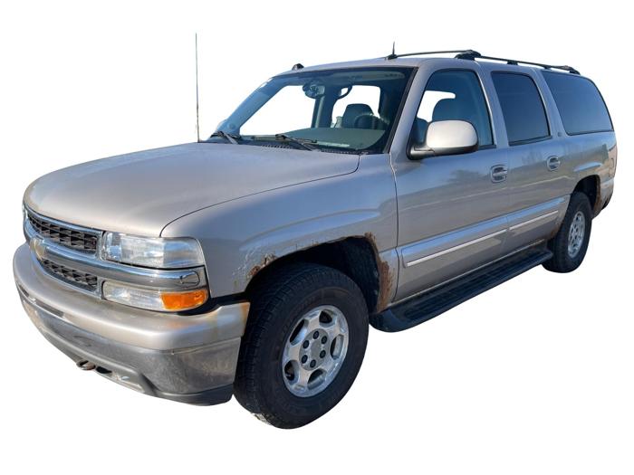 2004 chevrolet suburban 1500-4wd with 85701 miles for sale near elk-river, minnesota d6e4e63210c14de6adab2c220346ab7c.jpg