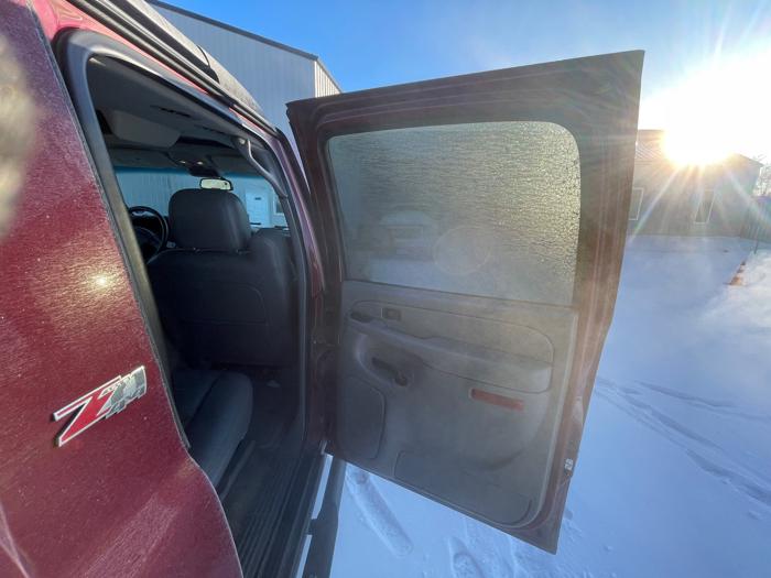 2006 chevrolet suburban 1500-4wd with 211968 miles for sale near elk-river, minnesota d705a08194c24393a0ffb5fa91697293.jpeg