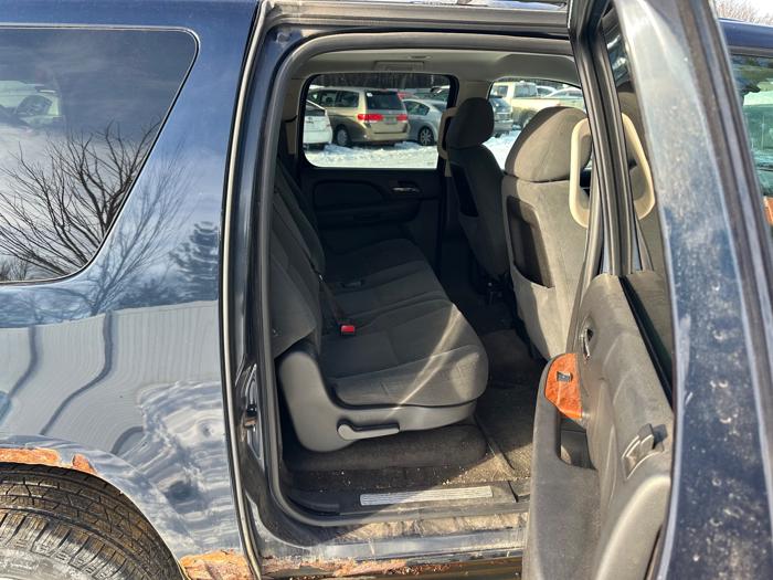 2008 gmc yukon-xl sle with 240937 miles for sale near elk-river, minnesota d743379b372e4d90bd93ab269ddb022b.jpeg