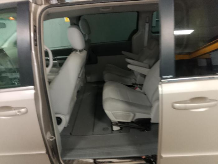 2009 chrysler town-&-country lx with 212963 miles for sale near elk-river, minnesota d75422dd504040ddb0b487732e41155a.jpg