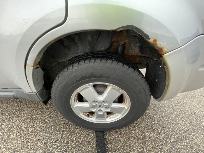 2010 ford escape xlt-fwd with 198885 miles for sale near rochester, minnesota d791d2a98486455f8755b423dee7e140.jpeg