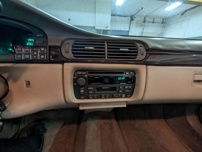 1999 cadillac deville delegance with 107372 miles for sale near elk-river, minnesota d7b6ff1839344ff58ad5045f24f63239.jpg