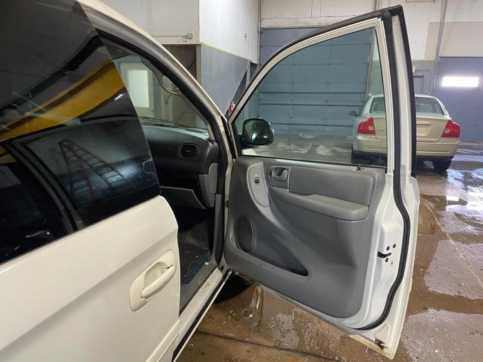 2005 dodge caravan-grand-caravan sxt with 189452 miles for sale near elk-river, minnesota d7c35554715944848283d2a94e465e2a.jpg