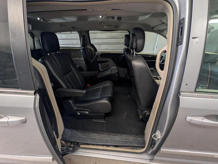 2015 chrysler town-&-country touring with 221411 miles for sale near elk-river, minnesota d830284adf6b4c5e9d35c6f9d2b8da9e.jpg