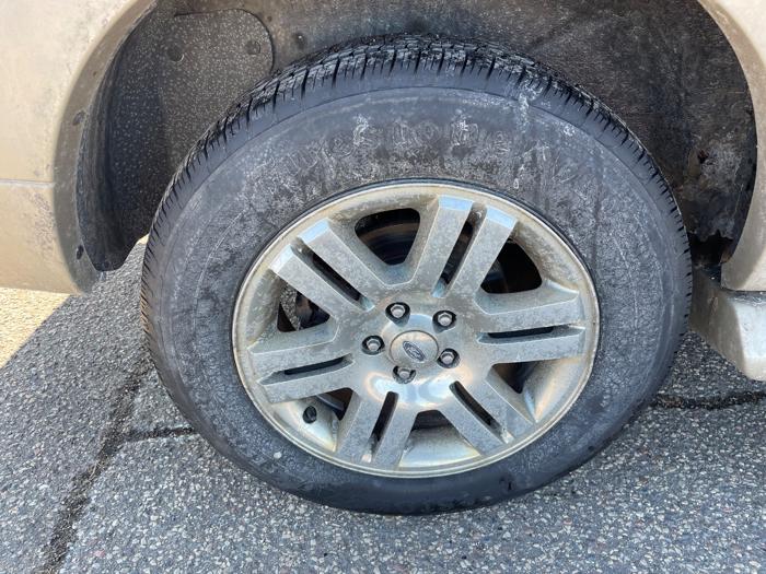 2006 ford explorer eddie-bauer-4.6l-4wd with 263873 miles for sale near fridley, minnesota d9124e14d7fe44f4b78c4453c2be3c52.jpeg