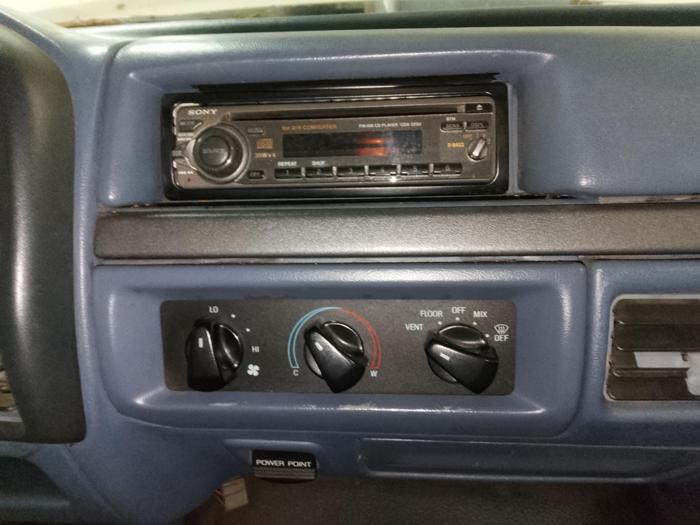 1993 ford f-150 s-reg.-cab-short-bed-2wd with 183885 miles for sale near elk-river, minnesota d941cfcded6743d9837499f6930e8fdc.jpg