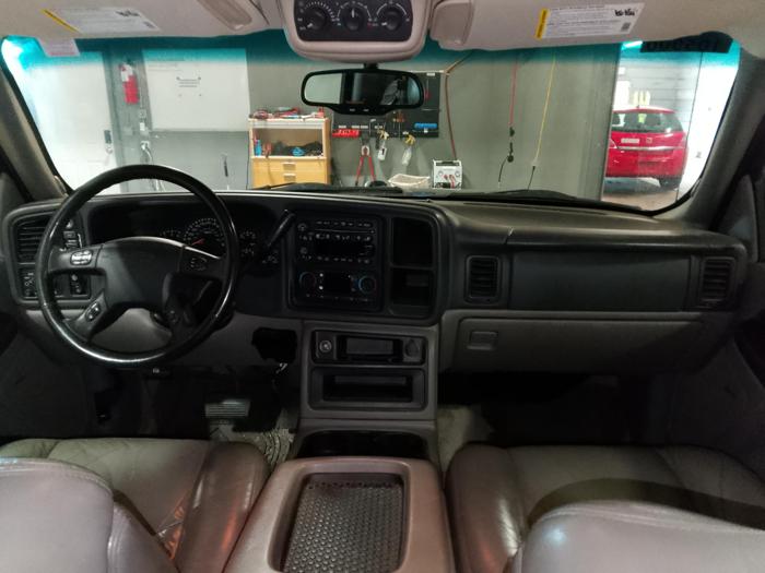 2003 chevrolet suburban 1500-4wd with 287351 miles for sale near elk-river, minnesota d948dc53e27542489a7411c835d173da.jpg