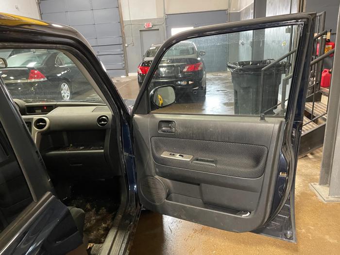 2005 toyota scion-xb with 282499 miles for sale near elk-river, minnesota d9562dd754c24c57ba50de35c790383c.jpg