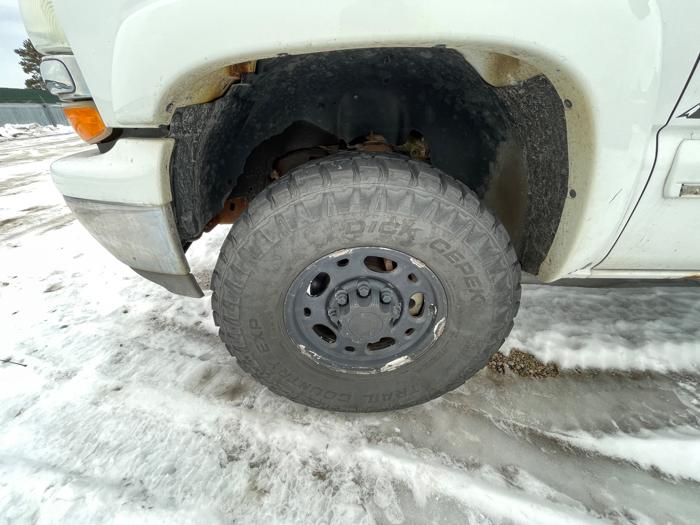 2004 chevrolet suburban 2500-4wd with 245420 miles for sale near elk-river, minnesota d9820279d66244cc90aa47de01081a24.jpeg