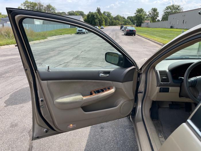 2005 honda accord ex-sedan-at with 200397 miles for sale near elk-river, minnesota d98a9272044045aeaff98509d95218fb.jpeg