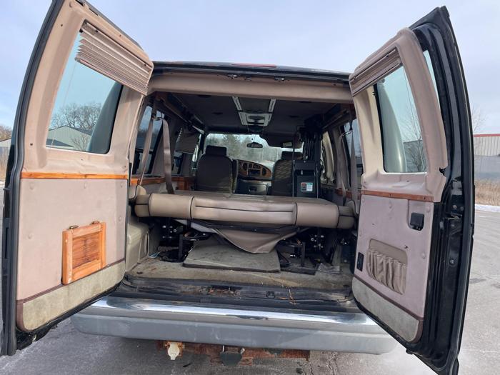 1999 ford e-150 with 89626 miles for sale near elk-river, minnesota d9c62a8effeb42e4bd67a1fd7490ed86.jpg