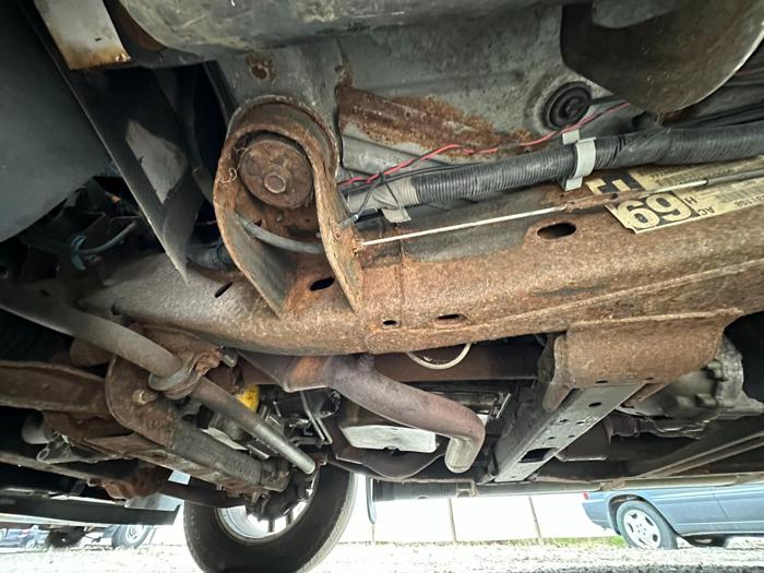 2009 chevrolet suburban lt1-1500-4wd with 242331 miles for sale near elk-river, minnesota da0ddf55fb14457083c02c865e48441b.jpg