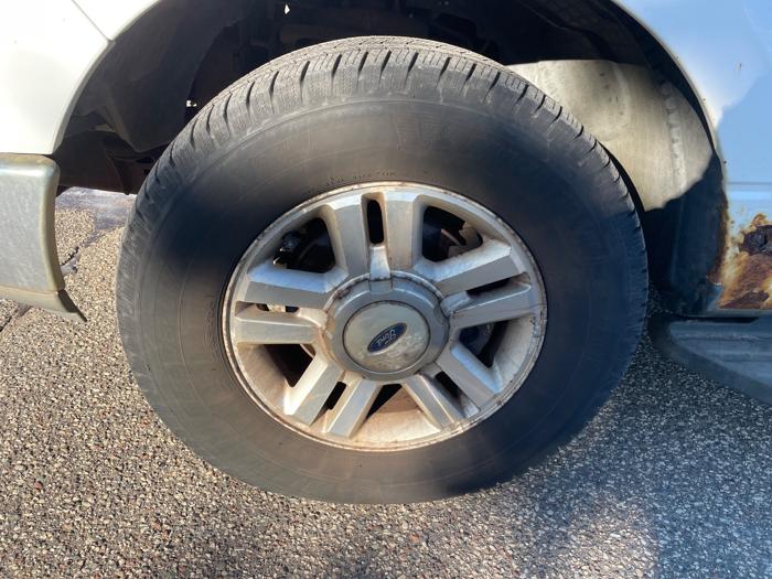 2005 ford f-150 xlt with 274535 miles for sale near fridley, minnesota da3faded1e1349a98ef2fbcf95713a58.jpeg