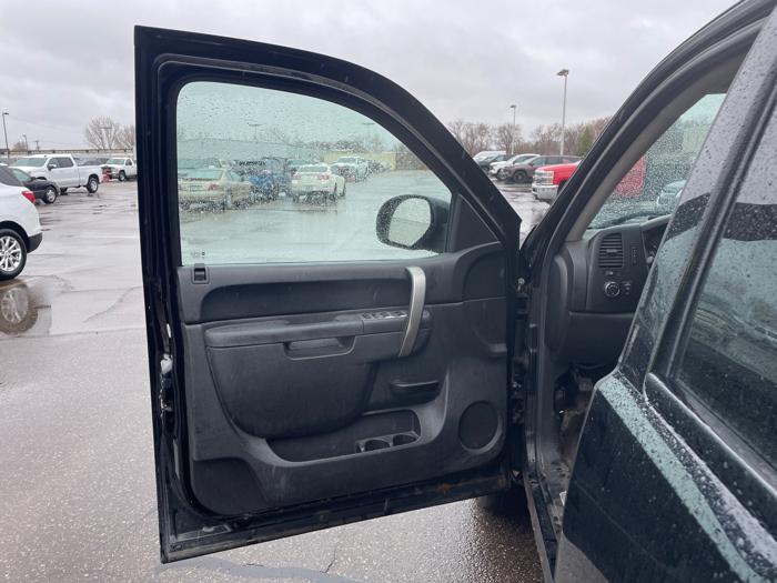 2011 chevrolet silverado-1500 lt with 265201 miles for sale near fridley, minnesota da787256cbd74d5b8a22d1677b210305.jpeg