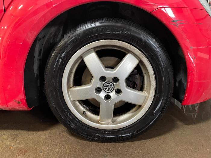2000 Volkswagen New Beetle