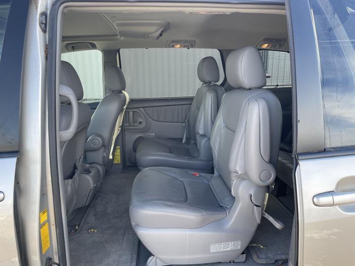 2004 toyota sienna xle with 143682 miles for sale near elk-river, minnesota dae5b0d27d3c4843be3578db8bd3a693.jpg
