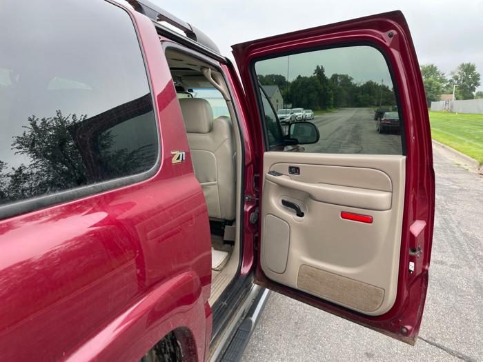 2004 chevrolet suburban 1500-4wd with 315133 miles for sale near elk-river, minnesota db444962574244119e5e29a014b7ce03.jpeg