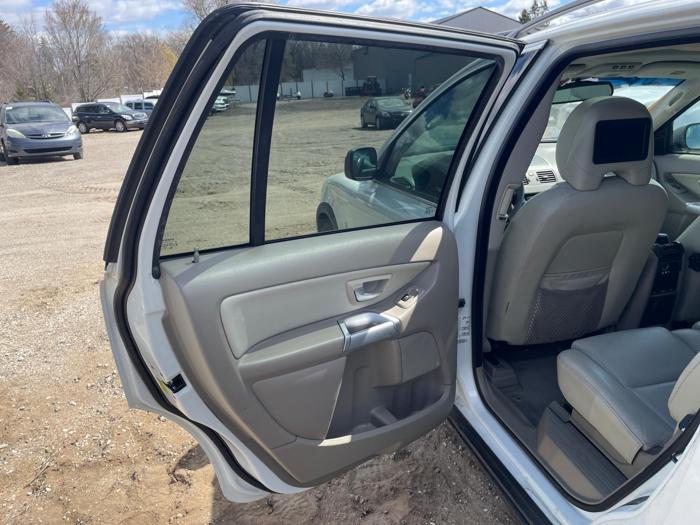 2005 volvo xc90 with 146097 miles for sale near elk-river, minnesota db4e104349a848f0860bc46407f45221.jpg