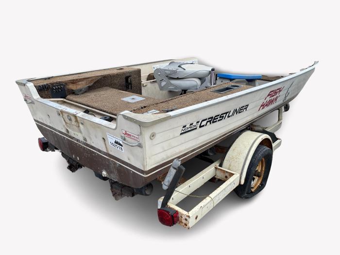 1984 crestliner . for sale near elk-river, minnesota db7c9fb06d0e41b6aa40da11b989359b.jpg