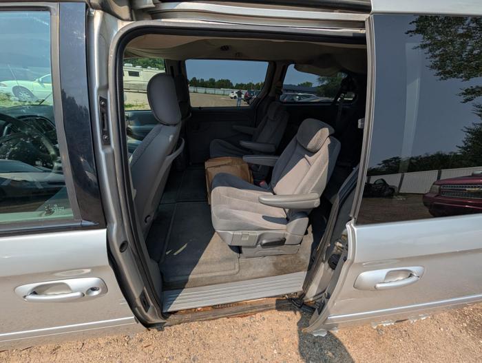 2006 chrysler town-&amp;-country lx with 222575 miles for sale near elk-river, minnesota db7d8dddb0314549bf547a73397a5731.jpg