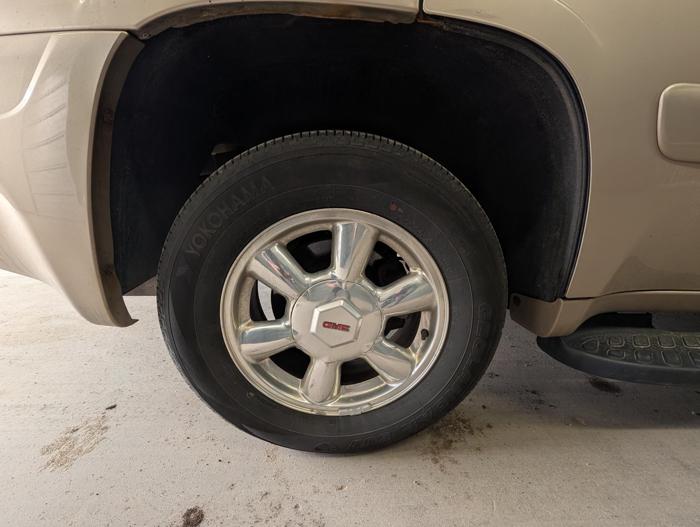 2004 gmc envoy sle-4wd with 196701 miles for sale near elk-river, minnesota db8fc5d1e89d4746a8ab552cd77a06f8.jpg