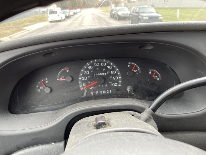2003 ford e-150 base with 209692 miles for sale near elk-river, minnesota dc48f96e52ea414ca6850e2257c78def.jpg
