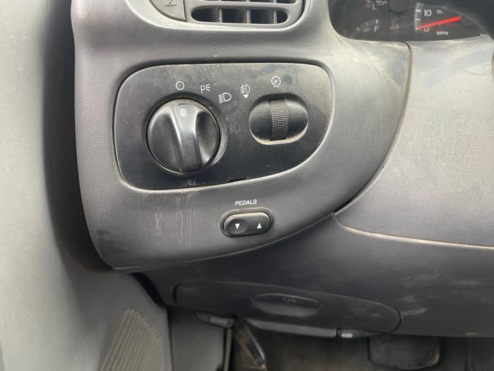 2002 ford f-150 xl-supercab-short-bed-4wd with 177669 miles for sale near redwood-falls, minnesota dc4d2c5c16a9449f988be7604736fb5b.jpeg