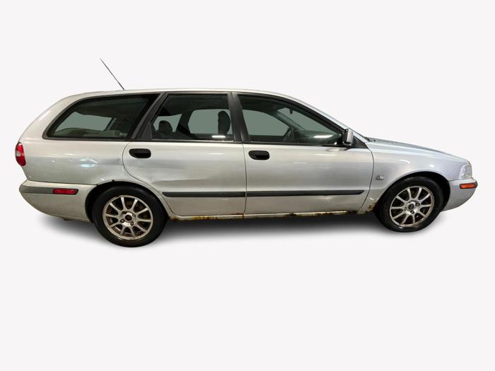 2001 volvo v40 with 184716 miles for sale near elk-river, minnesota dc6150d13f9c4ee0a1f0df713637eb57.jpg