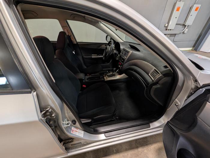 2010 subaru impreza 2.5i-5-door with 236225 miles for sale near elk-river, minnesota dd08cdf2f6e94ed585a62a18005d9d91.jpg