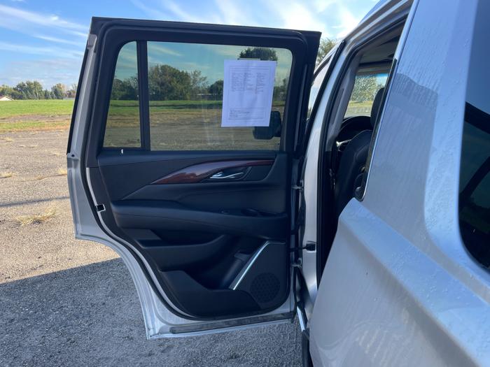 2015 cadillac escalade premium-4wd with 176275 miles for sale near hastings, minnesota dd672290702f4510a98414da11f2d22f.jpeg
