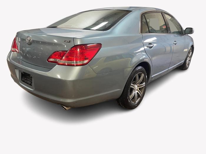 2005 Toyota Avalon