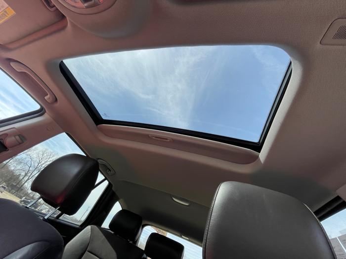 2010 hyundai santa-fe se-3.5-awd with 179803 miles for sale near jordan, minnesota ddabbcf745734db89a4f65e11d99f1ba.jpeg