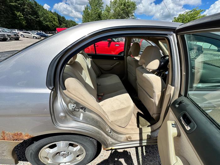 2004 honda civic-hybrid sedan-with-cvt with 244128 miles for sale near elk-river, minnesota de3776937f2d41f89f6023cf69dd8194.jpeg