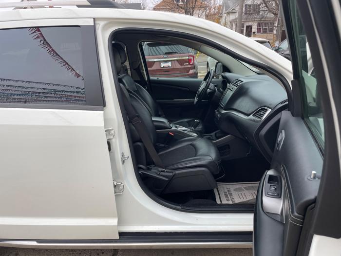 2017 dodge journey crossroad-plus-fwd with 105891 miles for sale near saint-paul, minnesota de42857df8834060a899b8b4ff321f25.jpeg