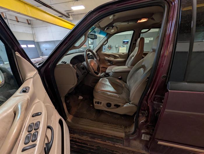 2001 ford expedition xlt-4wd with 169685 miles for sale near elk-river, minnesota dec0ccfce3394c849db89cda87682b57.jpg