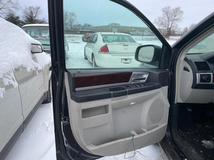 2010 chrysler town-and-country touring with 184874 miles for sale near elk-river, minnesota deeac766bd42498bb8b00d0da4d4cdd9.jpg