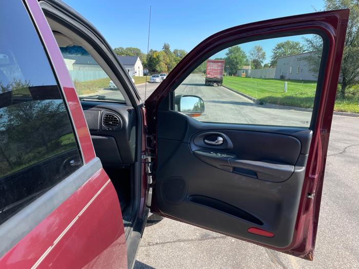 2005 chevrolet trailblazer ls-4wd with 165889 miles for sale near elk-river, minnesota def092467d274685964ca7c1f05adc30.jpeg