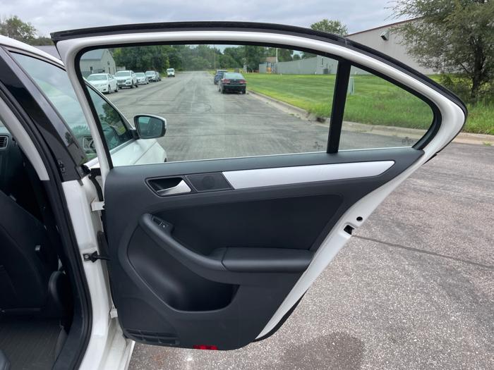 2013 volkswagen jetta se with 148618 miles for sale near elk-river, minnesota df2051a97d834e1ba1551adff377558e.jpeg