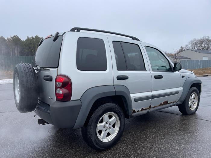2007 jeep liberty sport with 274034 miles for sale near elk-river, minnesota e00d75ad1be141c3863a6d05d54496e6.jpg