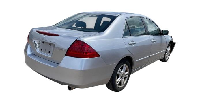 2006 honda accord lx-se-sedan-at with 136652 miles for sale near elk-river, minnesota e01cc6b38b5949df850c00a35635af96.jpg