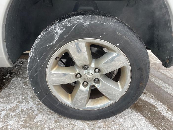 2015 ram 1500 slt-crew-cab-swb-4wd with 128735 miles e02fc6a007b54d509d99429cf0bce91f.jpeg