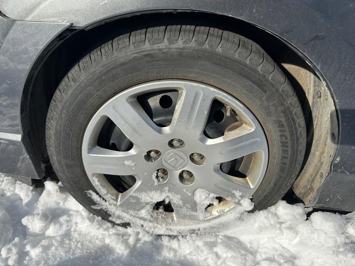 2009 honda civic lx-sedan-5-speed-at with 123359 miles for sale near elk-river, minnesota e0728e23fa37431197379207c8dd8543.jpeg