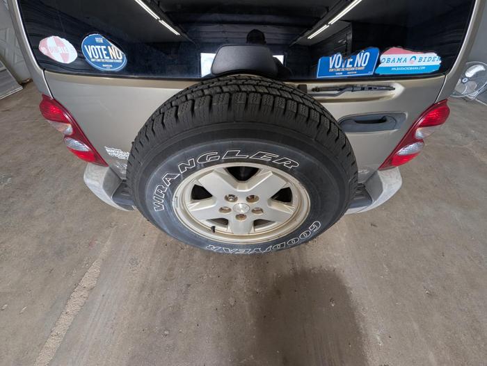 2007 jeep liberty sport-4wd with 124882 miles for sale near elk-river, minnesota e0770f512cb549e69316aa36ea63f833.jpg